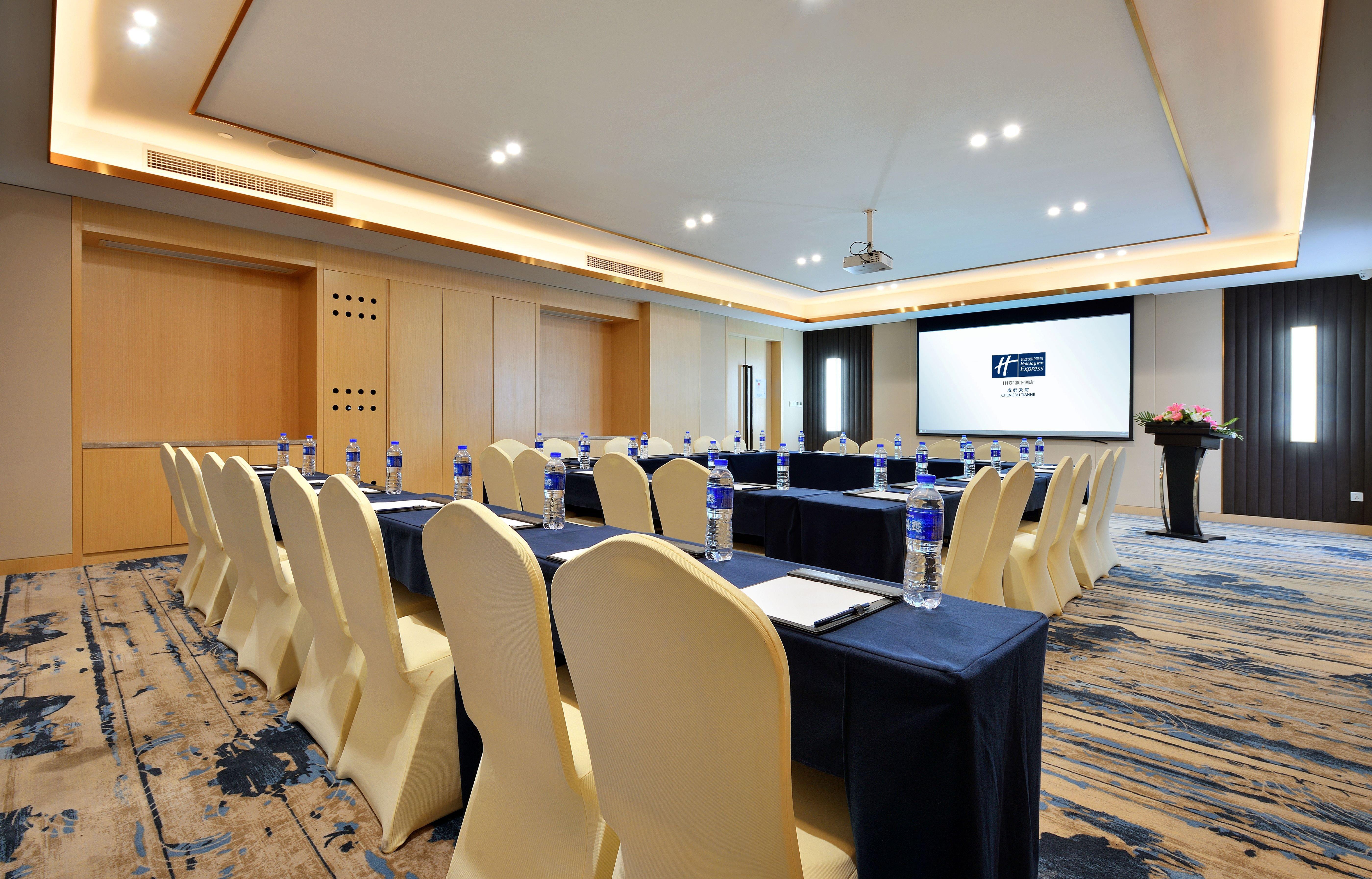 Holiday Inn Express Chengdu Tianhe By Ihg Pixian Bagian luar foto