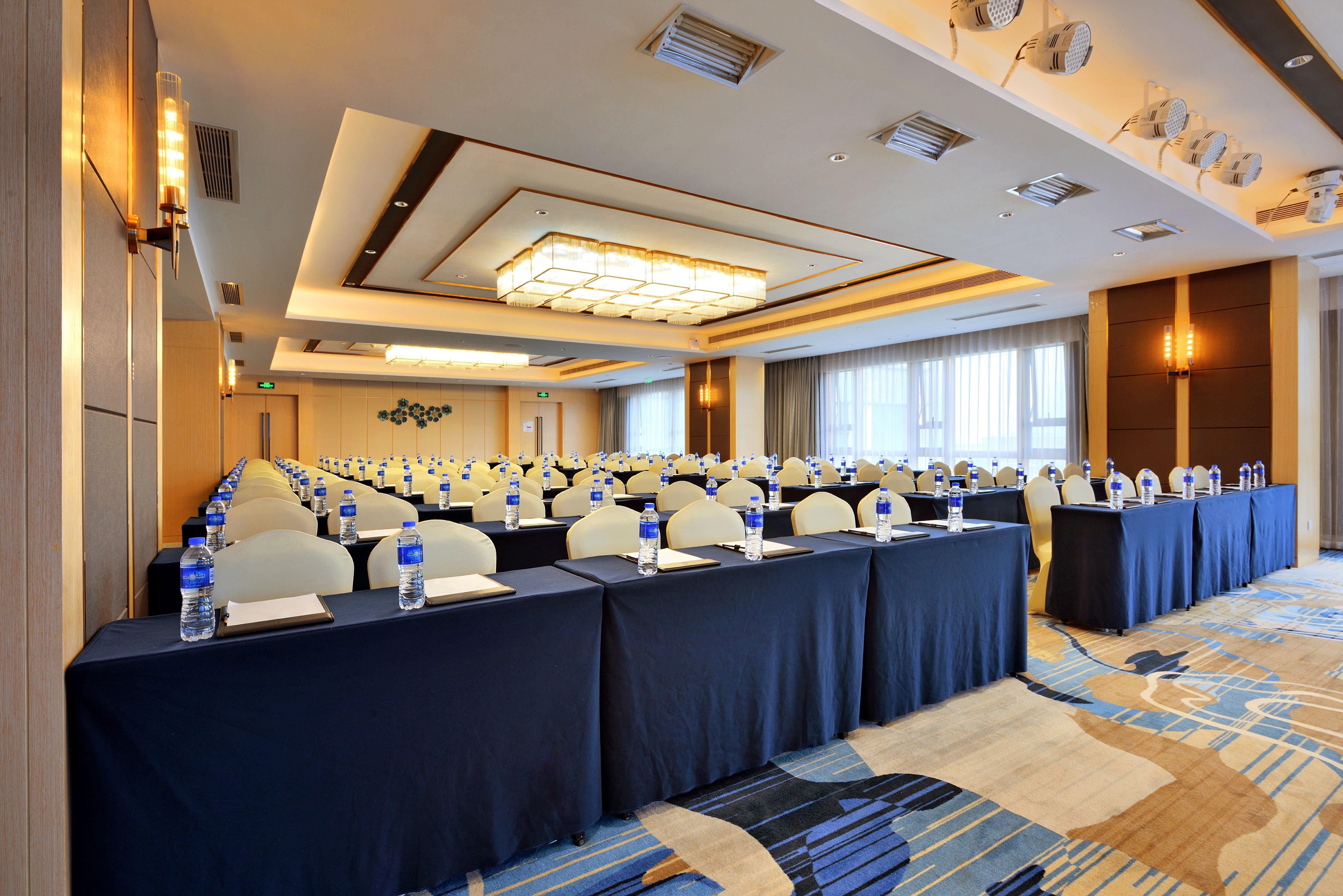 Holiday Inn Express Chengdu Tianhe By Ihg Pixian Bagian luar foto
