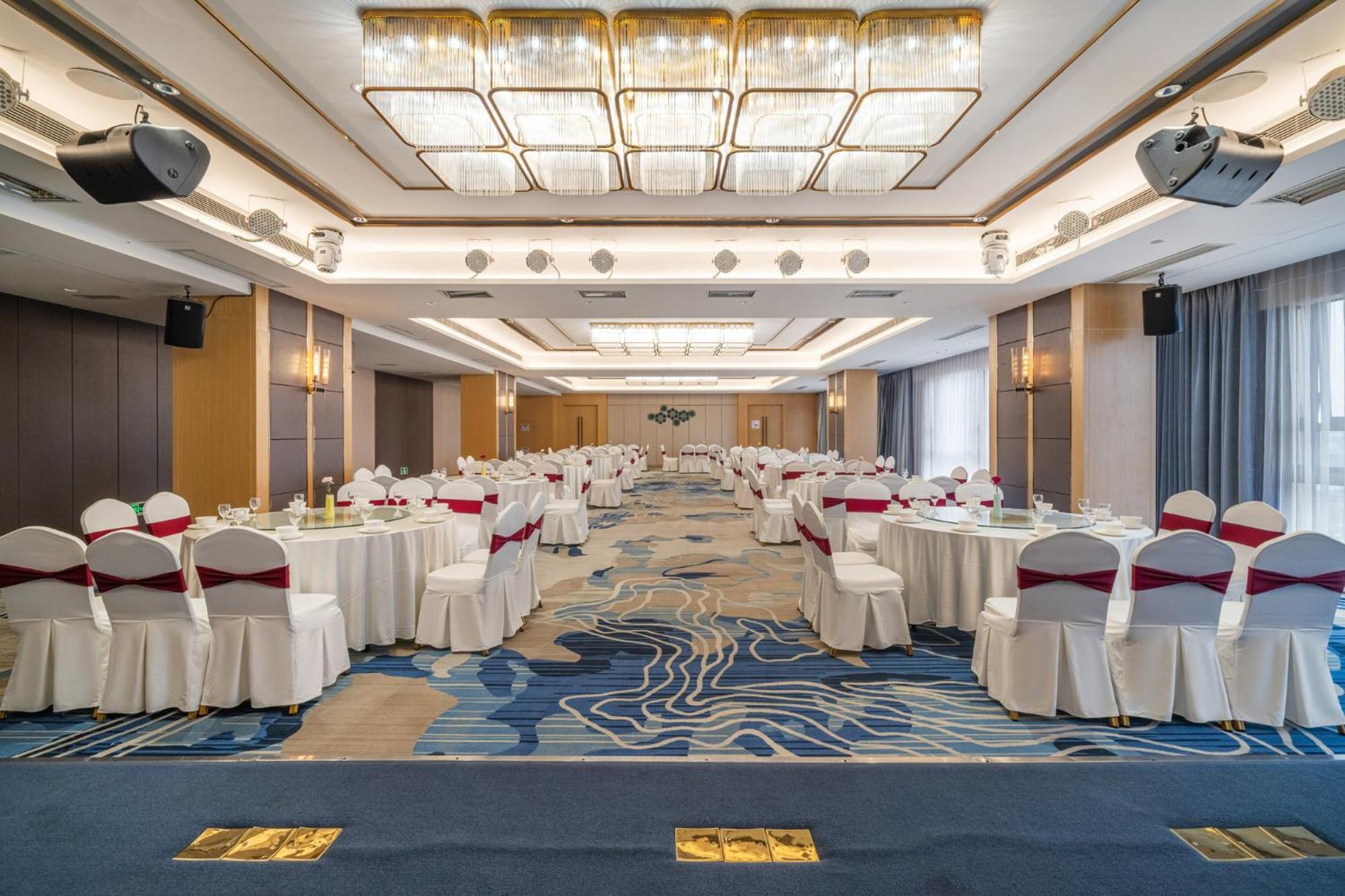 Holiday Inn Express Chengdu Tianhe By Ihg Pixian Bagian luar foto